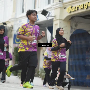 Runner Photo 5875875