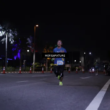Runner Photo 5877042