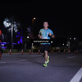 Runner Photo 5877100