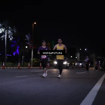 Runner Photo 5877245