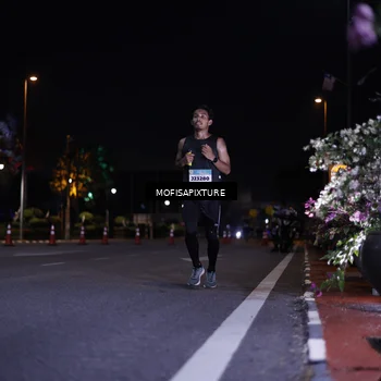 Runner Photo 5877494