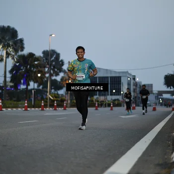 Runner Photo 5879003