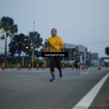 Runner Photo 5879100