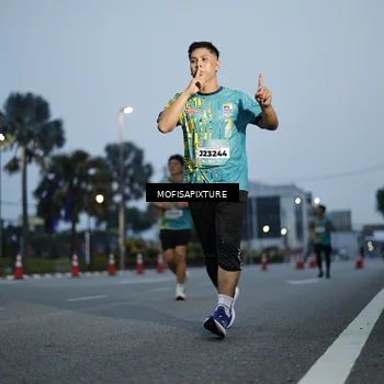 Runner Photo 5879123
