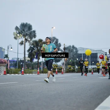 Runner Photo 5879371