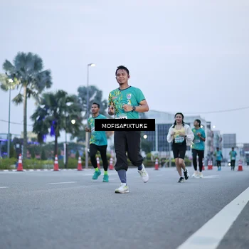 Runner Photo 5879496