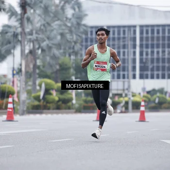 Runner Photo 5879872