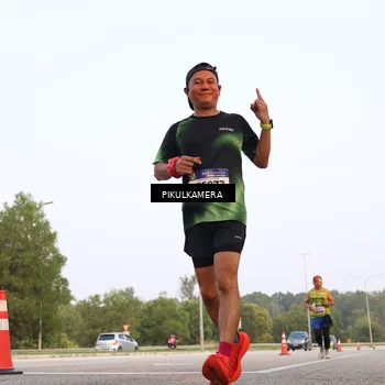 Runner Photo 5880378