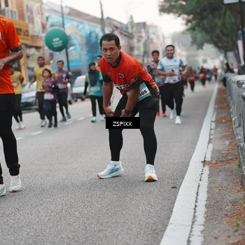 Runner Photo 5892090