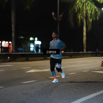 Runner Photo 5893676