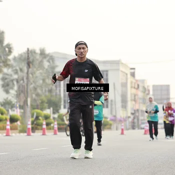 Runner Photo 5896085