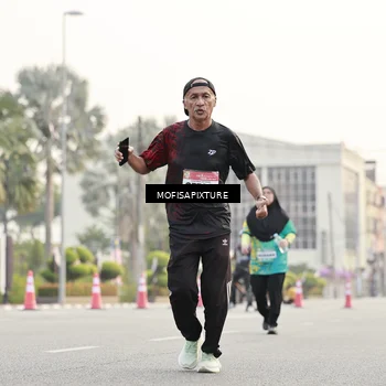 Runner Photo 5896097