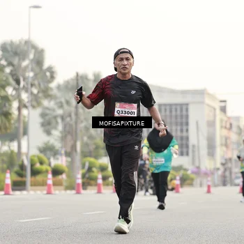 Runner Photo 5896101