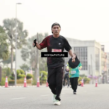 Runner Photo 5896109