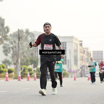 Runner Photo 5896111