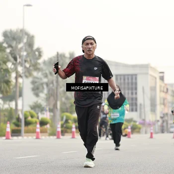 Runner Photo 5896135