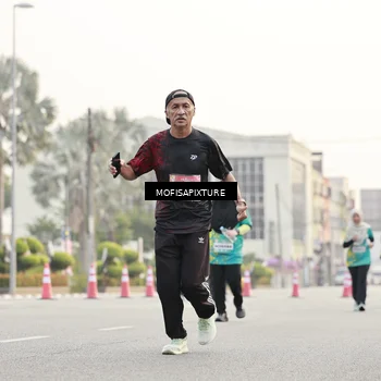 Runner Photo 5896159