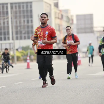 Runner Photo 5896374
