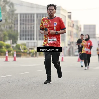 Runner Photo 5896775