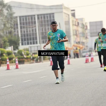 Runner Photo 5898136