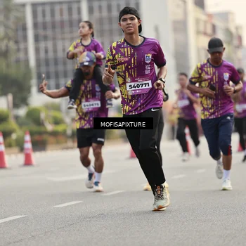 Runner Photo 5898687