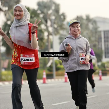 Runner Photo 5900004
