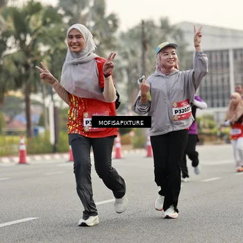 Runner Photo 5900006