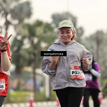 Runner Photo 5900015