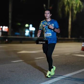 Runner Photo 5900021