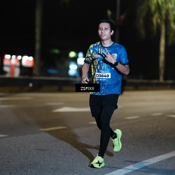 Runner Photo 5900024