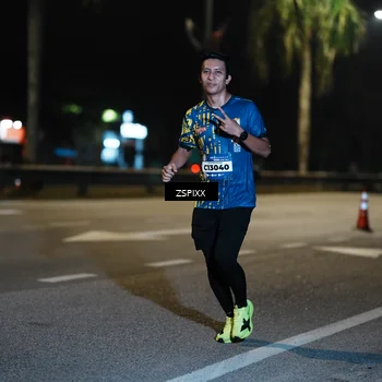 Runner Photo 5900029