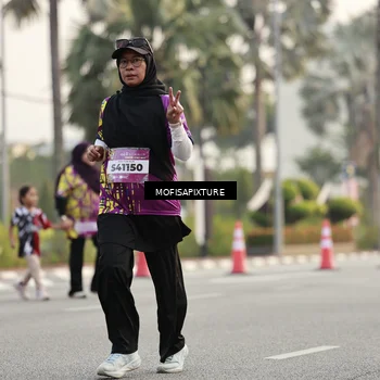 Runner Photo 5900035