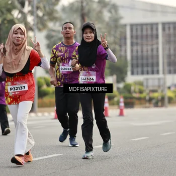Runner Photo 5900065