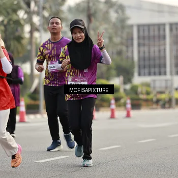 Runner Photo 5900084