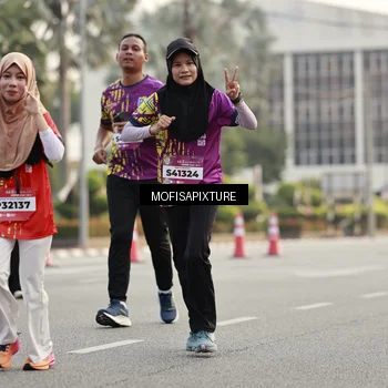 Runner Photo 5900100