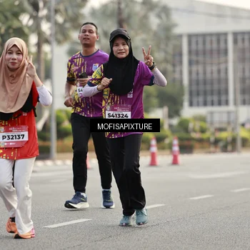 Runner Photo 5900103
