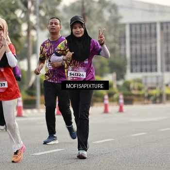 Runner Photo 5900110