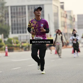 Runner Photo 5900114