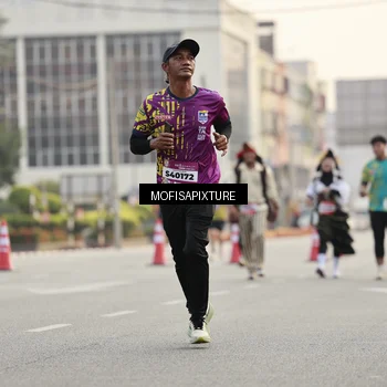 Runner Photo 5900129