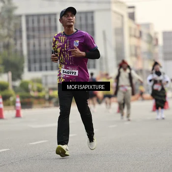 Runner Photo 5900131