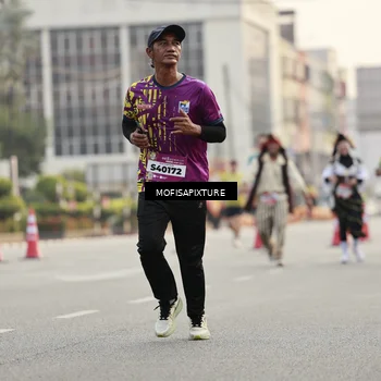 Runner Photo 5900149