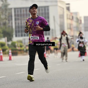Runner Photo 5900150
