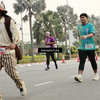 Runner Photo 5900307