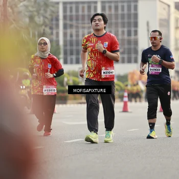 Runner Photo 5900343