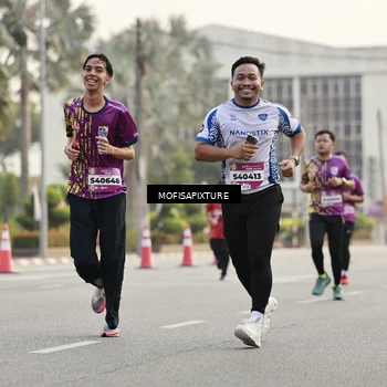 Runner Photo 5900351
