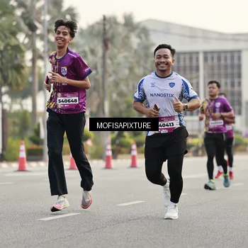 Runner Photo 5900375