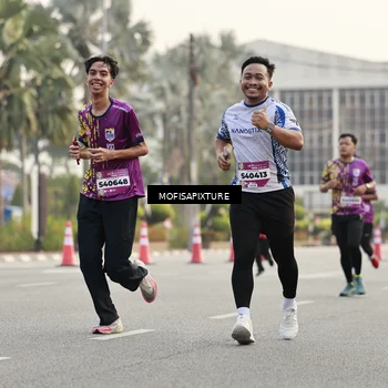 Runner Photo 5900405
