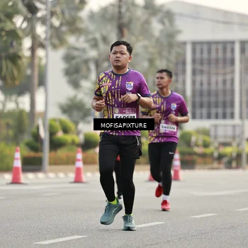 Runner Photo 5900453