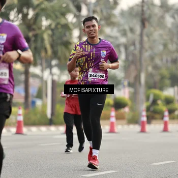 Runner Photo 5900478