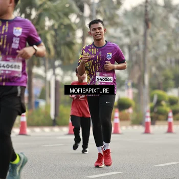 Runner Photo 5900485